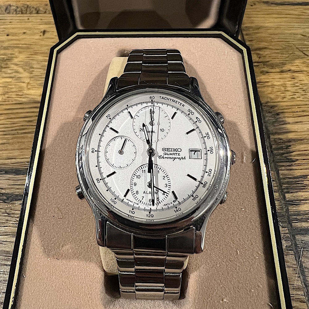 Vintage Men’s quartz watch Seiko Chronograph with Alarm and Date Water Resistant